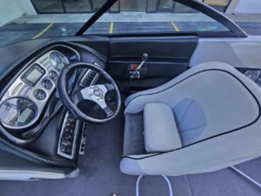 2010-malibu-corvette-144492-image15