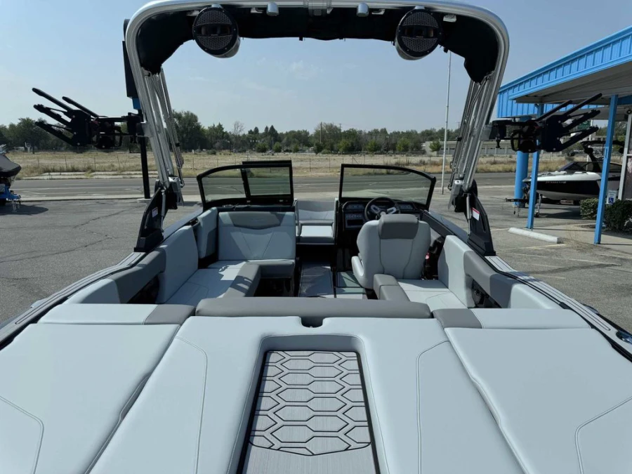 2025-mastercraft-nxt22-144507-image6