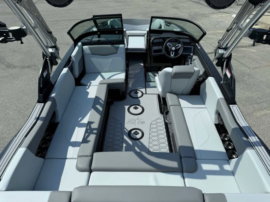 2025-mastercraft-nxt22-144507-image7