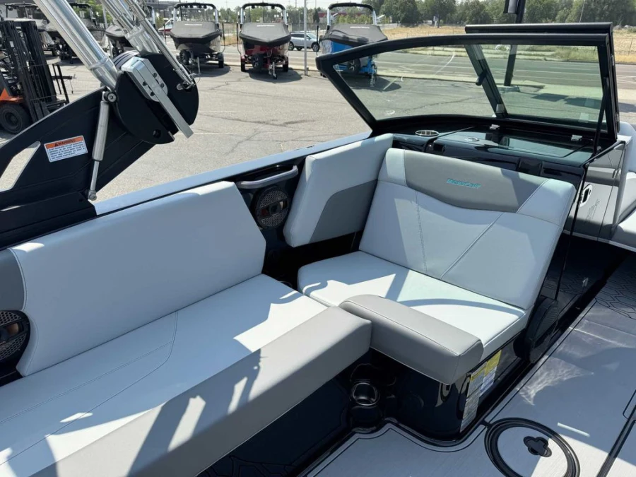 2025-mastercraft-nxt22-144507-image8