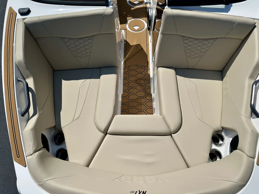 2027-mastercraft-nxt20-144508-image12