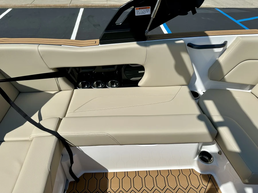 2027-mastercraft-nxt20-144508-image17