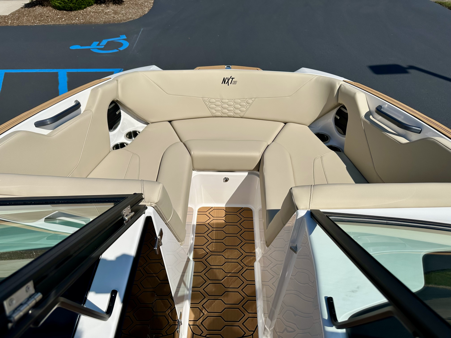 2027 MasterCraft NXT20