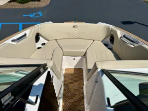 2027-mastercraft-nxt20-144508-image9