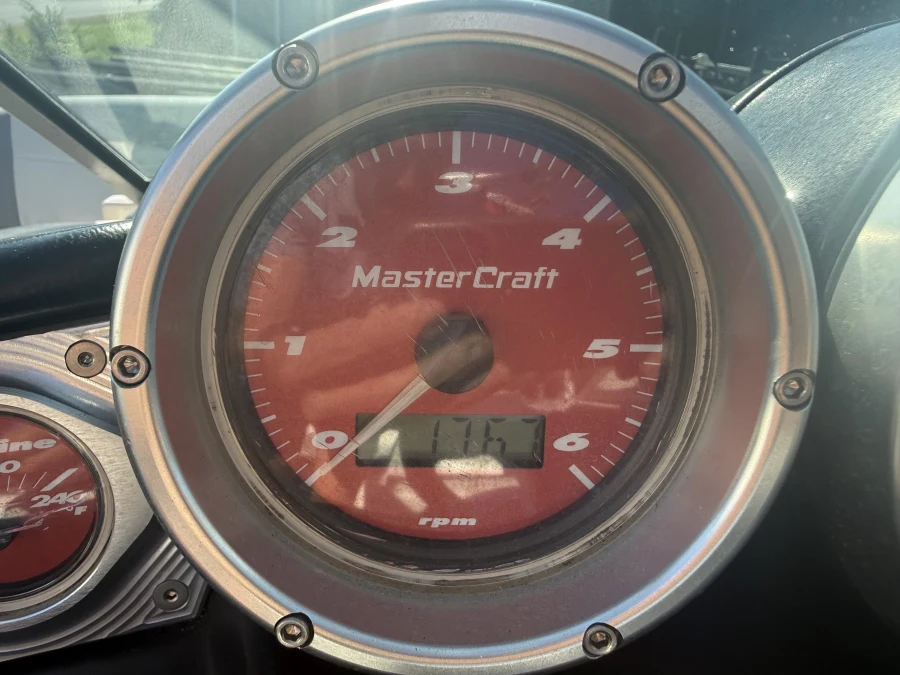 2006-mastercraft-x2-144512-image17