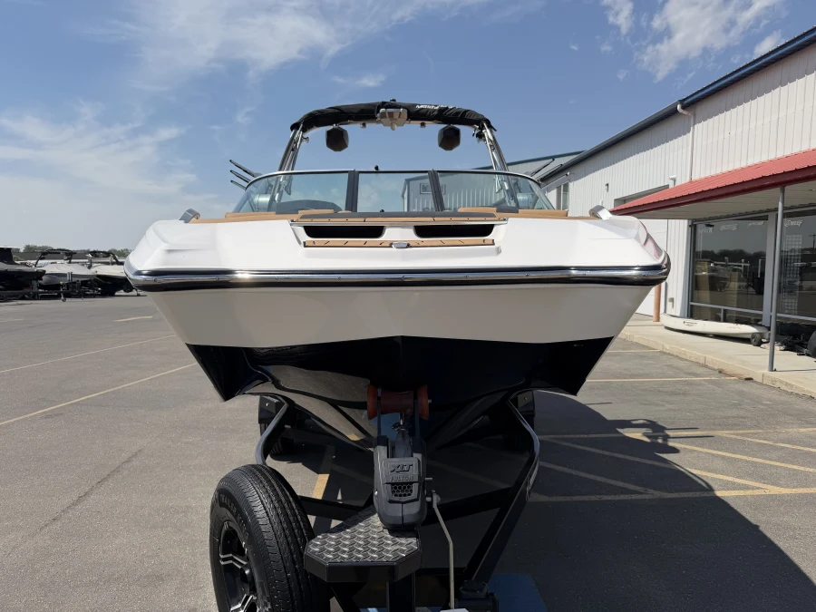 2021-mastercraft-x22-144513-image10