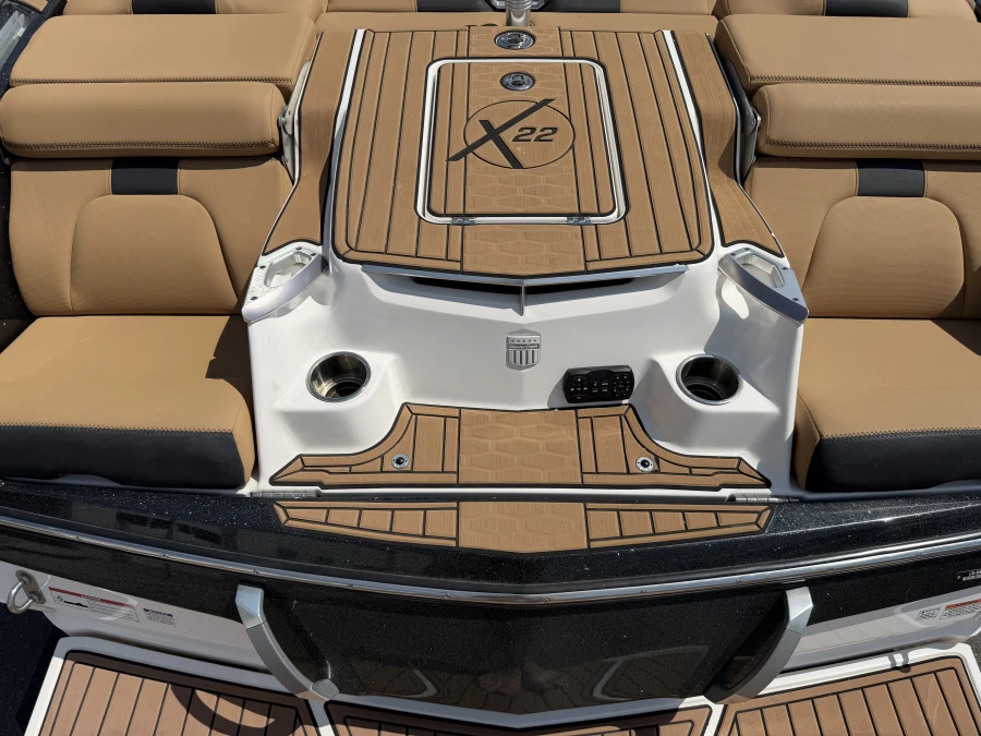 2021-mastercraft-x22-144513-image14