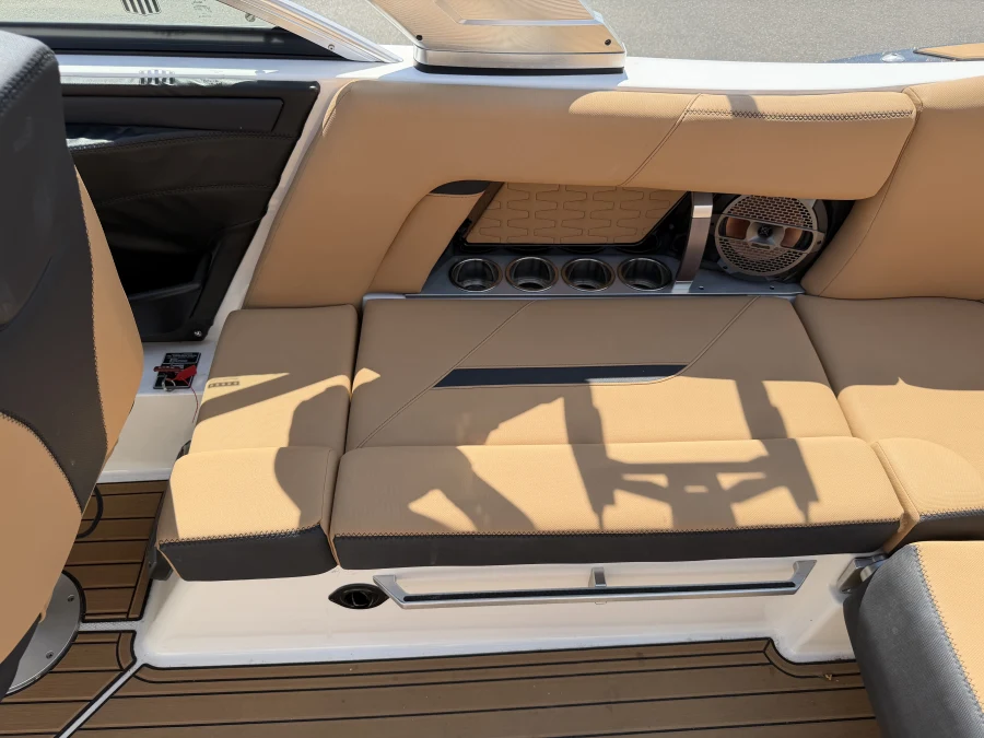 2021-mastercraft-x22-144513-image21