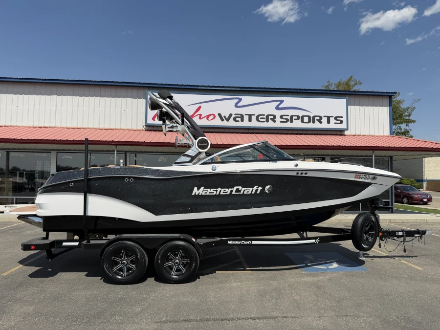 2021-mastercraft-x22-144513-image2