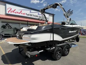 2021-mastercraft-x22-144513-image3