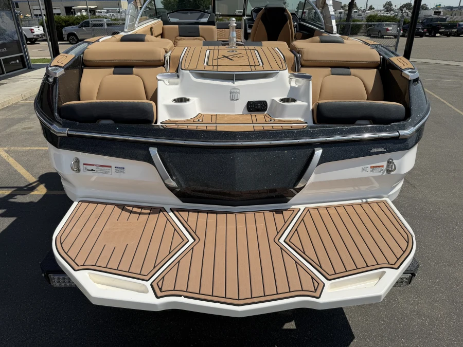 2021-mastercraft-x22-144513-image6