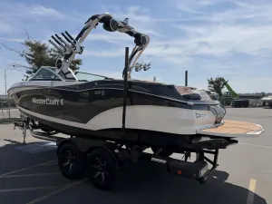 2021-mastercraft-x22-144513-image7