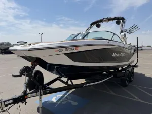 2021-mastercraft-x22-144513-image9