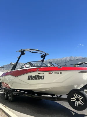 2023-malibu-wakesetter-25-lsv-144533-image1.webp