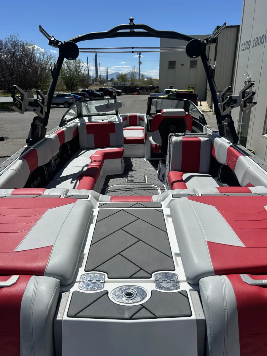 2023-malibu-wakesetter-25-lsv-144533-image11.webp