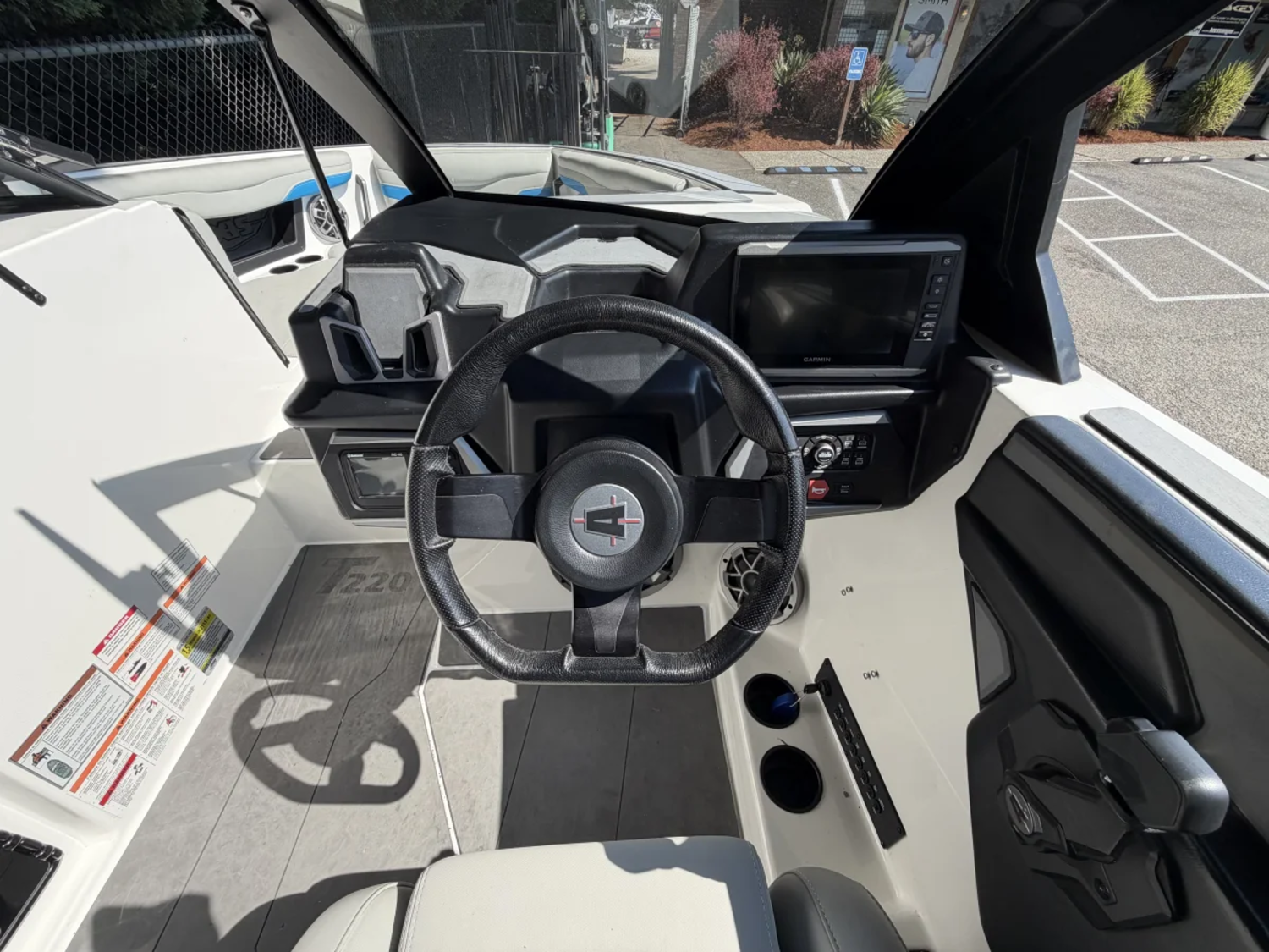 2023 Axis T220