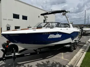 2023-malibu-wakesetter-25-lsv-144535-image0.webp