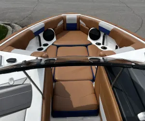 2023-malibu-wakesetter-25-lsv-144535-image11.webp