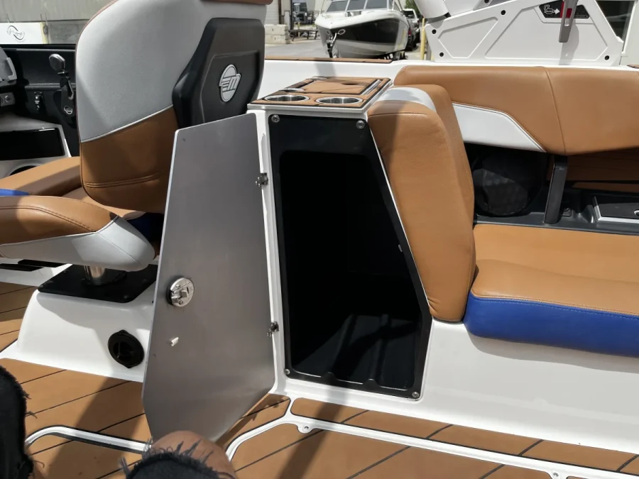 2023-malibu-wakesetter-25-lsv-144535-image12.webp