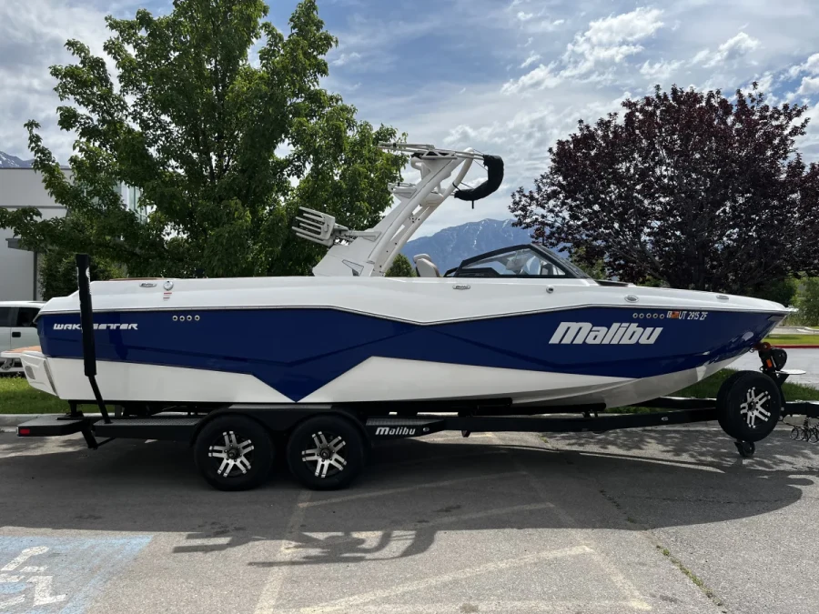 2023-malibu-wakesetter-25-lsv-144535-image5.webp