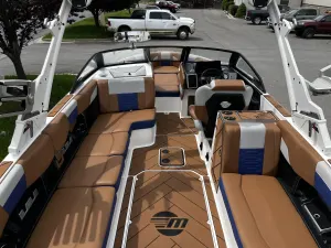 2023-malibu-wakesetter-25-lsv-144535-image8.webp