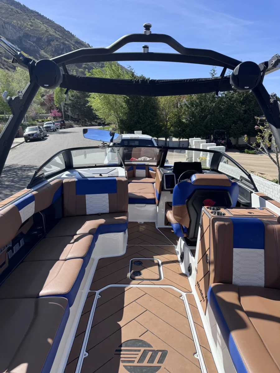 2023-malibu-wakesetter-25-lsv-144536-image10.webp