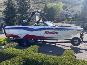 2023-malibu-wakesetter-25-lsv-144536-image7.webp