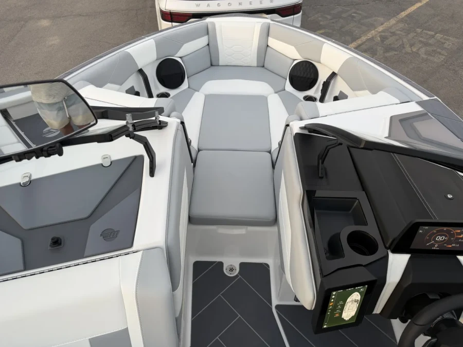 2026-malibu-wakesetter-23-lsv-144539-image13.webp