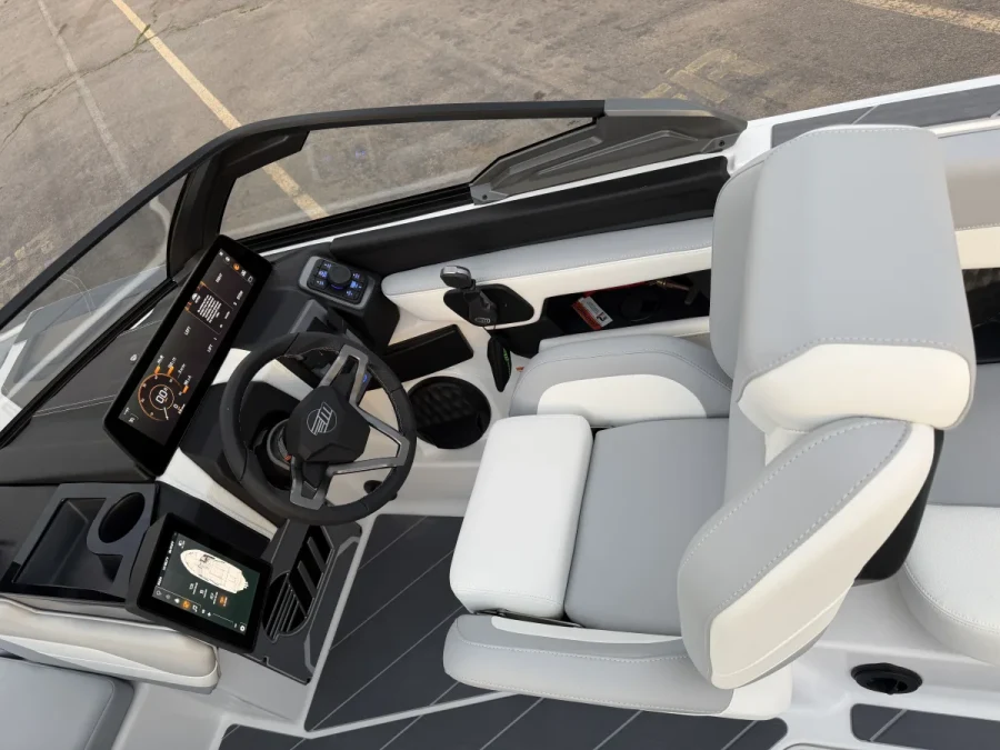 2026-malibu-wakesetter-23-lsv-144539-image8.webp