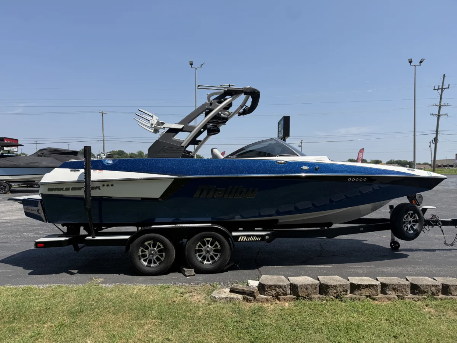 2017 Malibu Wakesetter 22MXZ