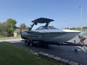 2016-malibu-wakesetter-23-lsv-144544-image2.webp