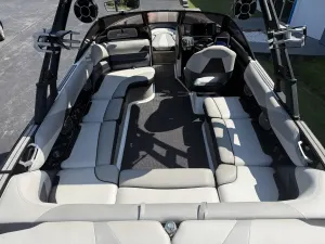 2016-malibu-wakesetter-23-lsv-144544-image8.webp