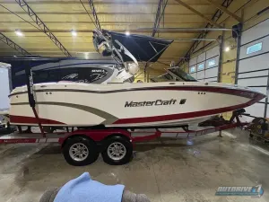 2015-mastercraft-x23-144553-image0.webp