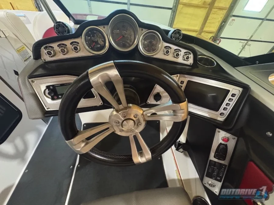 2015-mastercraft-x23-144553-image10.webp