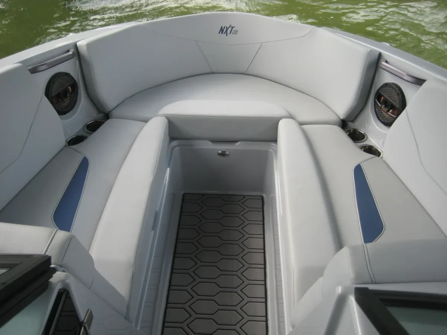 2023-mastercraft-nxt23-144565-image2.webp