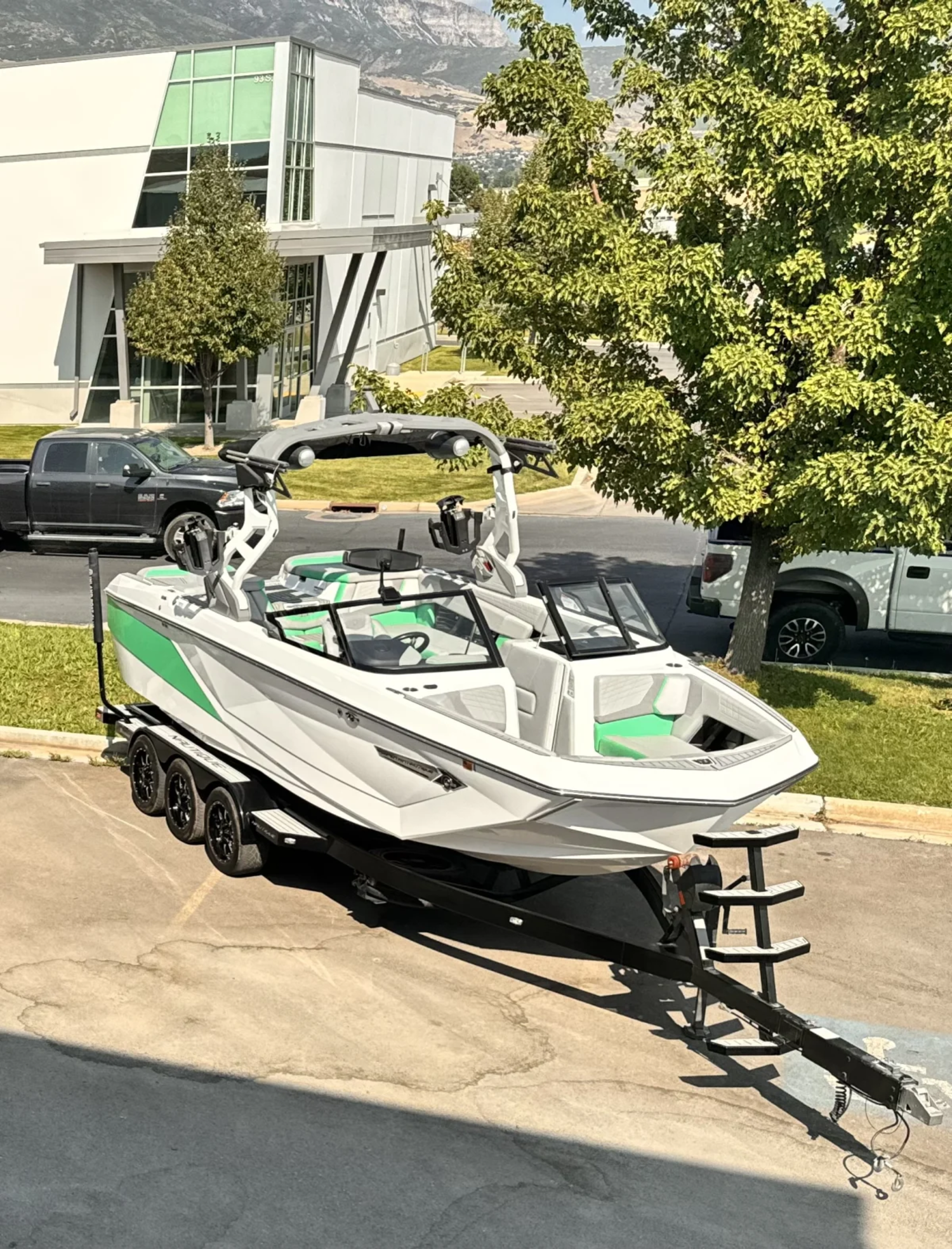 2021 Nautique G23
