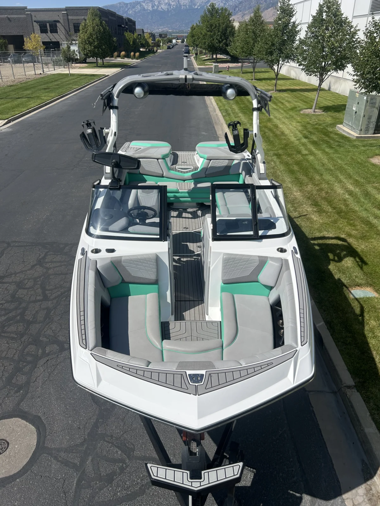 2021 Nautique G23