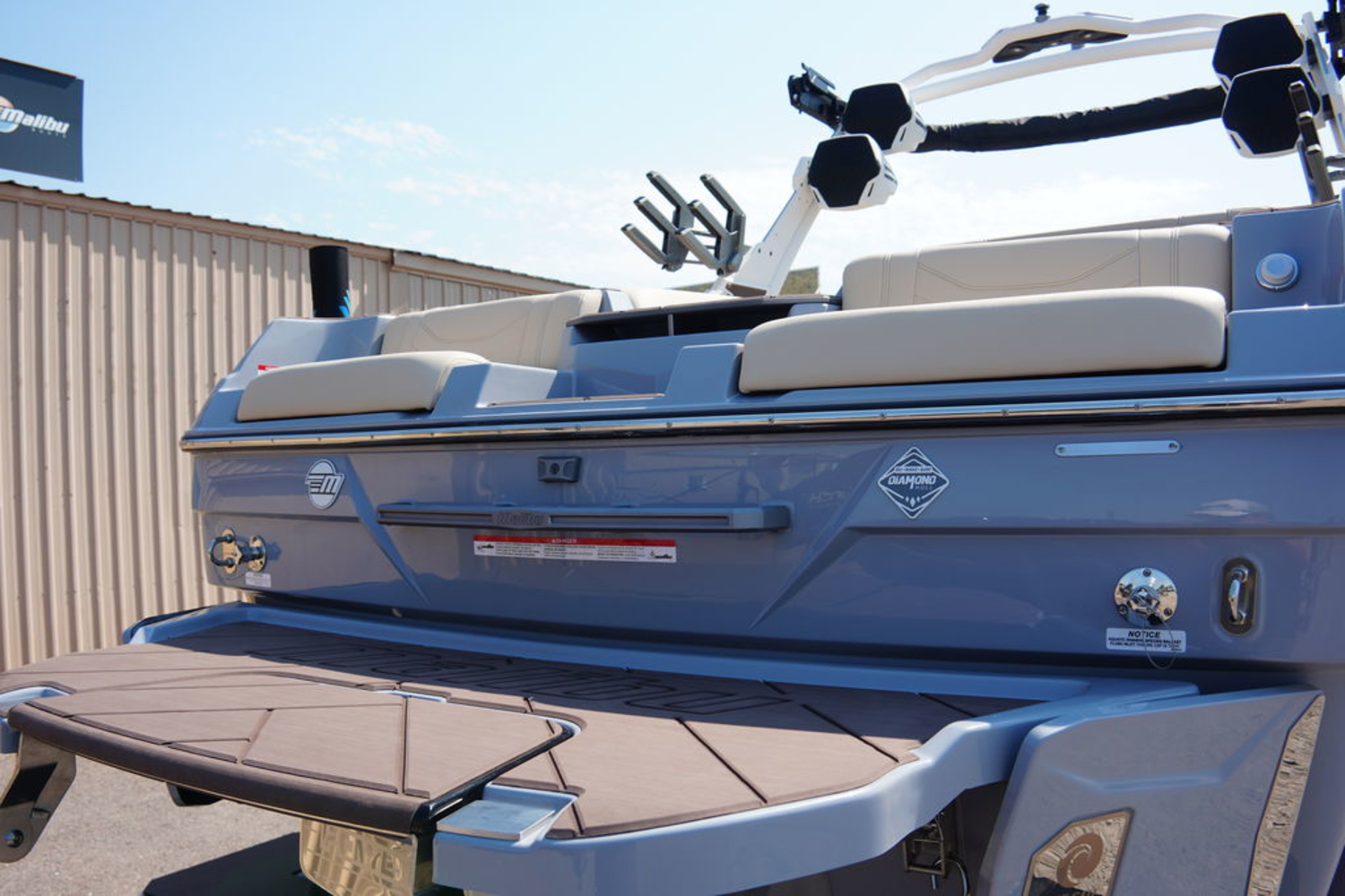 2027 Malibu Boats 23 LSV