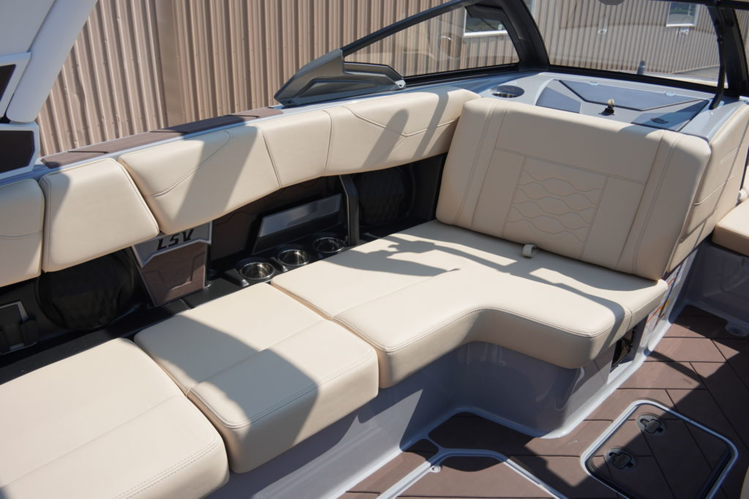 2027 Malibu Boats 23 LSV