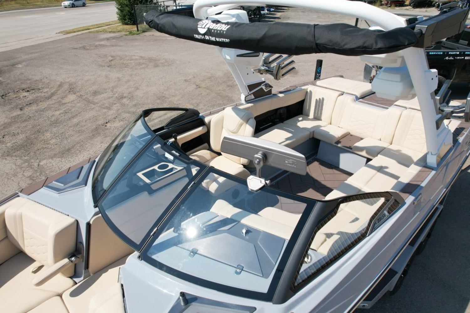 2027 Malibu Boats 23 LSV
