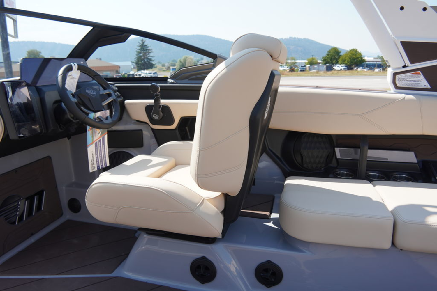 2027 Malibu Boats 23 LSV