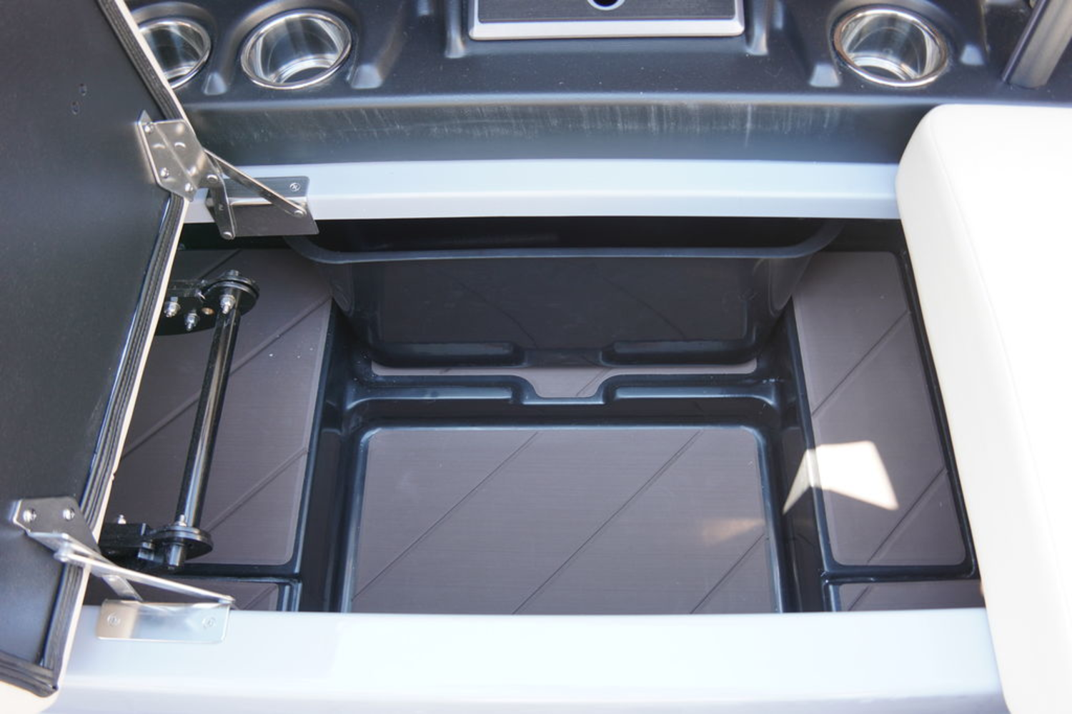 2027 Malibu Boats 23 LSV