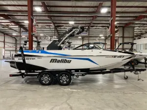 2017-malibu-wakesetter-vlx-144573-image1