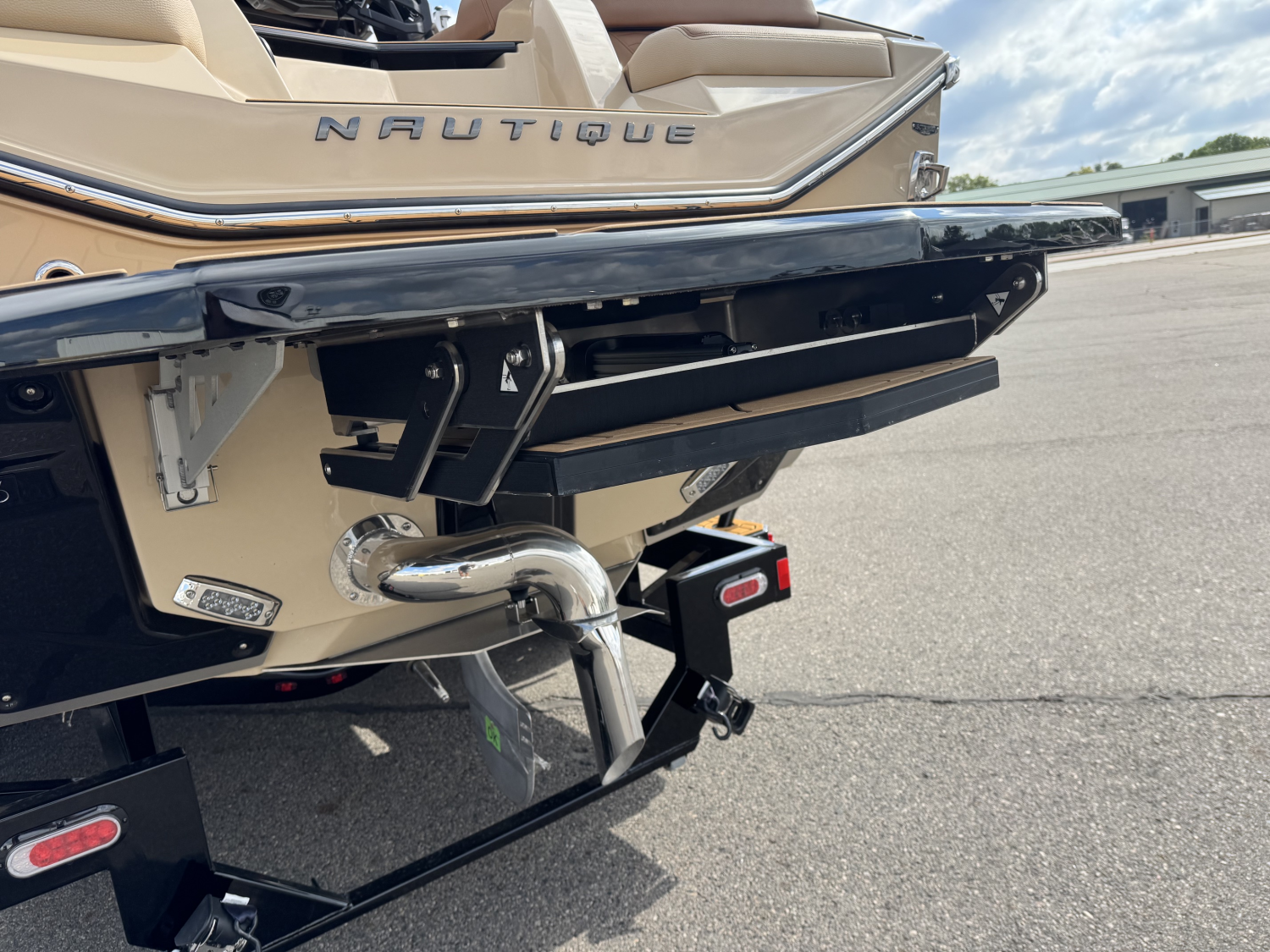 2027 Nautique G23