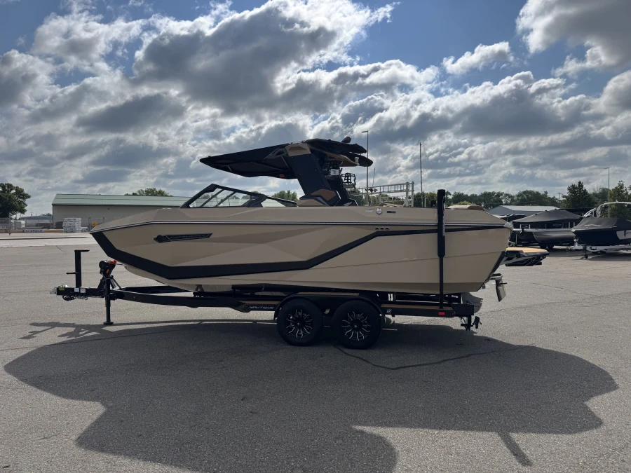 2027-nautique-g23-144574-image3