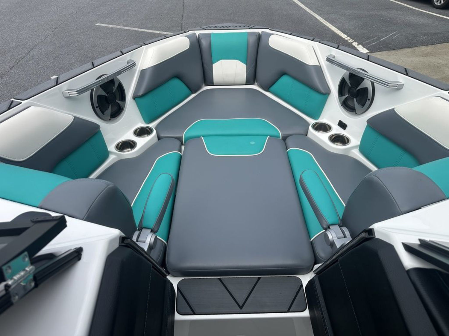 2020 Malibu Boats 25 LSV