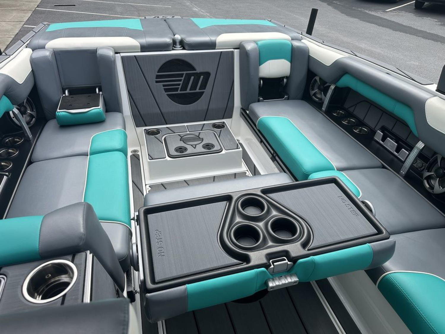 2020 Malibu Boats 25 LSV