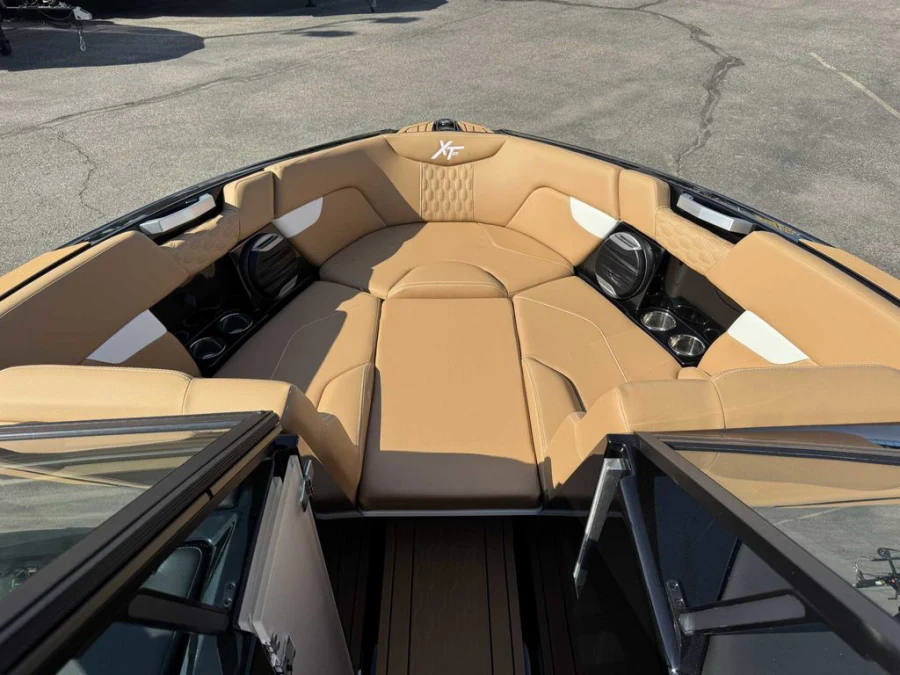 2027-mastercraft-xt23-144583-image14