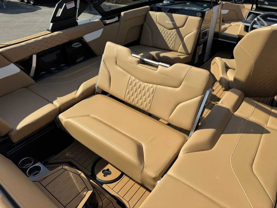 2027-mastercraft-xt23-144583-image16