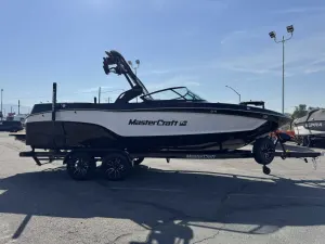 2027-mastercraft-xt23-144583-image4